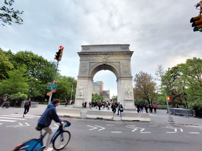 Arco del Washington Square Park, lugar de encuentro de uno de los free tours en Nueva York más interesantes. Foto de Andrea Hoare Madrid
